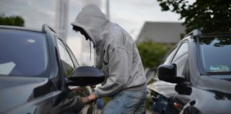 Lassen Sie ihr Autos niemals unverschlossen!