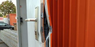 Bauwagen aufgebrochen und Schuhe gestohlen – Zeugen gesucht!