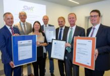 Umweltministerin Ulrike Höfken überreicht SWK TSM-Urkunden