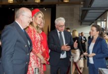 Königlicher Besuch: Niederländisches Königspaar und Wirtschaftsdelegation lernen SmartFactoryKL kennen