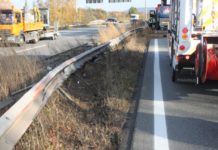 A6/Ramstein-Miesenbach, Tanklastzug kracht in die Schutzplanke