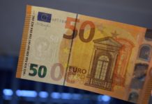 Unbekannter wechselte Falschgeld – Zeugen gesucht