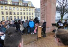Stadt begeht Holocaust-Gedenktag auf dem Synagogenplatz