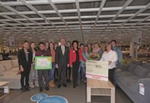 Joachim Färber lobt soziales Engagement: Möbel-Martin Azubis unterstützen Kita Waldwichtel