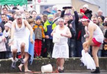 5000 Euro für kranke Kinder – Trippstadter Eistaucher unterstützen Kinderklinik mit Charity-Veranstaltung am Sägmühler Weiher