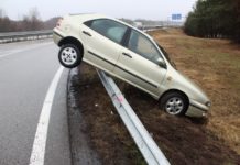 A6/Landstuhl, Mit Pkw auf die Schutzplanken gefahren