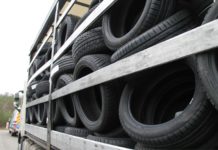 Kontrollierter LKW mit Überbreite und nicht gesicherter Ladung