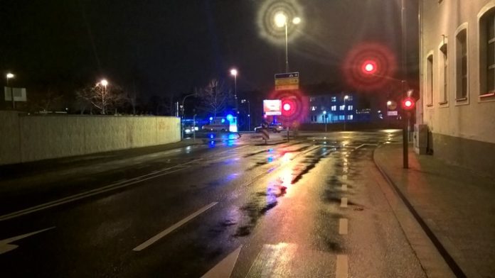 pol-ppwp-beim-abbiegen-fussgaengerin-angefahren