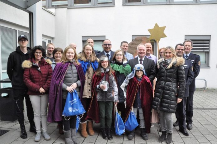 pol-ppwp-sternsinger-besuchen-das-polizeipraesidium-westpfalz