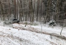 Unfall: Mit Sommerreifen auf schneeglatter Straße unterwegs