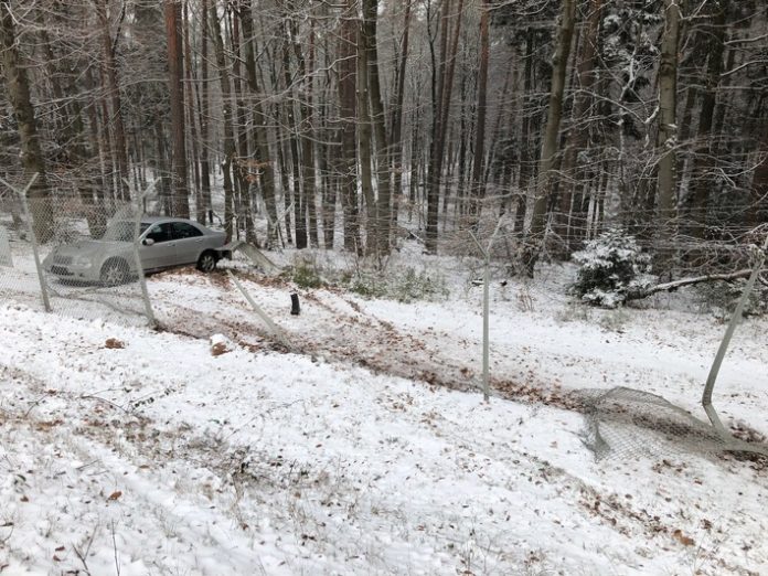 pol-ppwp-unfall-mit-sommerreifen-auf-schneeglatter-strasse-unterwegs
