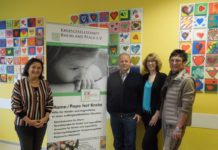 Spenenübergabe: Glühwein auf dem Lautrer Weihnachtsmarkt für den guten Zweck