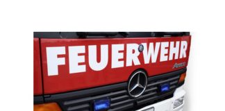 Garage brennt mitsamt Pkw aus