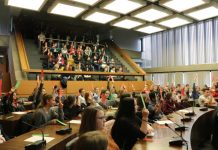 Beim Regionalwettbewerb „Jugend debattiert“ qualifizieren sich vier Schülerinnen und Schüler für die Landesebene