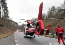 Frontalzusammenstoß in der Kurve – mit Rettungshubschrauber ins Krankenhaus