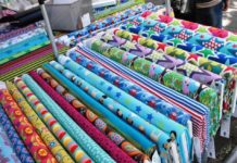 Deutsch-Holländischer Stoffmarkt in Kaiserslautern – Stiftsplatz in Stoff gehüllt