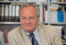 Wissenschaftlicher Direktor des Fernstudienzentrums wird in den Ruhestand verabschiedet