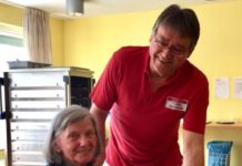 Torsten Thimm (55) hat im Kursana Domizil eine Ausbildung zur Pflegefachkraft absolviert