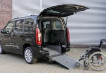 Opel auf der RETTmobil 2019: Rollstuhlfahrer im Fokus