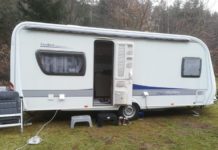 Wohnanhänger aus Gartengrundstück entwendet