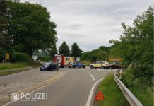 Beim Abbiegen Mopedfahrer übersehen…