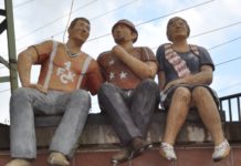 „Wenn am Wochenende die Massen, in die Fußballstadien zieh’n…“