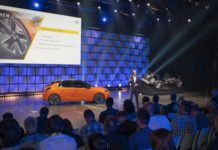 Opel wird elektrisch: CEO Lohscheller präsentiert neuen Corsa-e und Grandland X PHEV