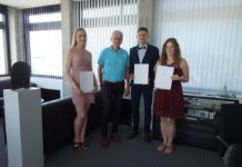 Urkunden für junge Beamtinnen und Beamten