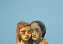 Schwarz-Weiß und unergründlich – Künstlerstammtisch und auf dem Punkt gebracht im mpk