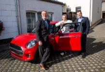 Mit frischen PS durch Hütschenhausen – Kunde der Kreissparkasse Kaiserslautern gewinnt Auto