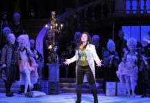 Silvester im Pfalztheater: Vorverkaufsstart für „Tell Me on A Sunday“ und „Die Fledermaus“ am 31. Oktober!