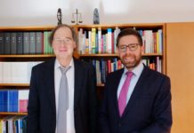 Justizstaatssekretär Philipp Fernis informiert sich vor Ort über die Arbeit der Staatsanwaltschaft Kaiserlautern