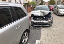 Gas- mit Bremspedal verwechselt und hierbei vier Fahrzeuge beschädigt