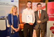 Absolvent des Fernstudiums MBA Motorsport-Management an der Hochschule Kaiserslautern wird als Preisträger des zfh geehrt