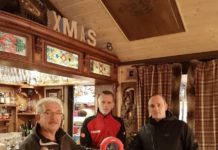 Ein Defibrillator für den Weihnachtsmarkt