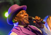 Weihnachtsmarkt: Smiley Garfield tritt anstelle von MoonSun auf