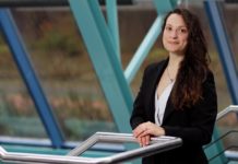 Studentin aus Russland wird für ihre besonders gute akademische Leistung geehrt