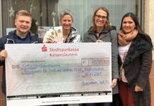 Knapp 1100 Euro für die Hospizarbeit – Azubis der Stadtverwaltung spenden Einnahmen aus Waffelverkauf