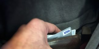 Taschendiebe erbeuten Bargeld