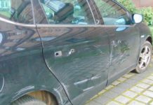 Unfallflucht auf Uni-Parkplatz – Wer hat etwas gesehen?