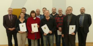Mit Tatkraft für den Bezirksverband Pfalz im Einsatz – Bezirkstagsvorsitzender Theo Wieder ehrt Jubilare