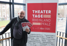 Pfalztheater: Die Theatertage-Programmbücher sind da!