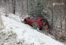 Zu schnell auf schneeglatter Fahrbahn