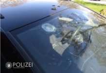 Windschutzscheibe demoliert – Zeugen gesucht!