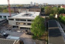 Rohbau fertiggestellt – Schulneubau des Pfalzinstituts und Karolinen-Gymnasiums Frankenthal im Zeitplan