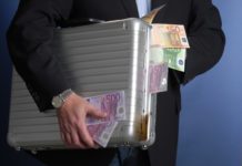 Gemeinsamer Kampf gegen Geldwäsche Zusammenarbeit von Steuerfahndung und Landeskriminalamt wird ausgebaut