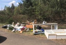Müll in der Natur abgeladen – Tatverdächtiger betreibt Entrümpelungsservice