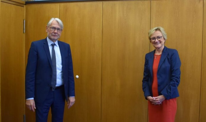 Schleicher-Rothmund_Weichel_200820