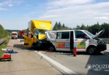 Kleinlaster prallt auf Pannenfahrzeug