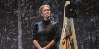 Uraufführung am 1. Oktober: Hannelore Bähr in Peter Roos‘ „Bürckel! – Frau Gauleiter steht ihren Mann“